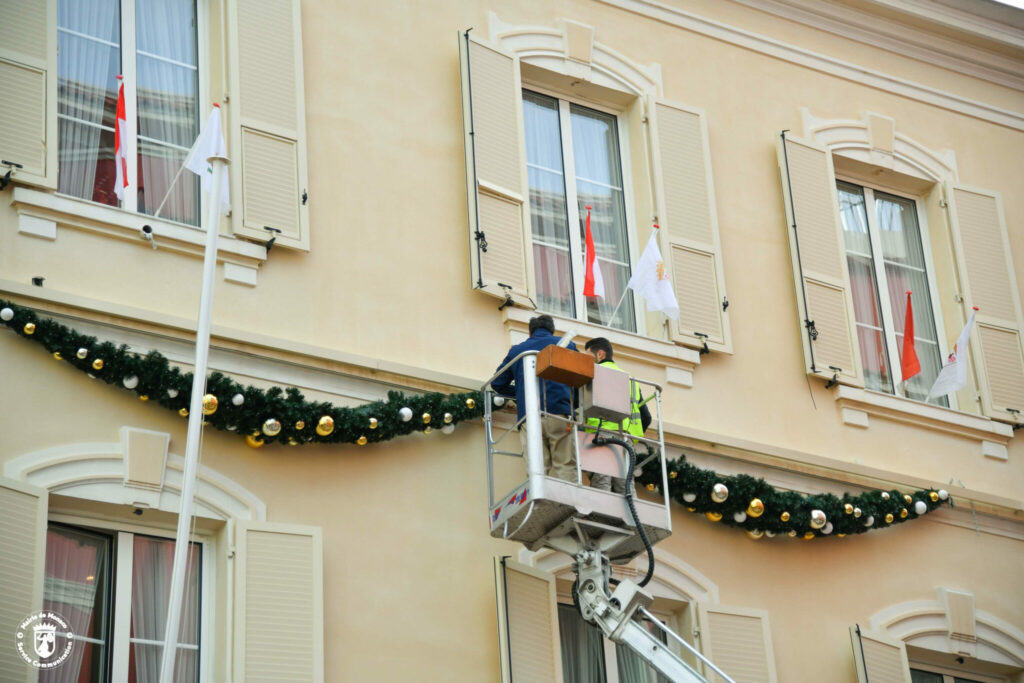 NATALE A MONACO: AL VIA L'INSTALLAZIONE DELLE LUMINARIE