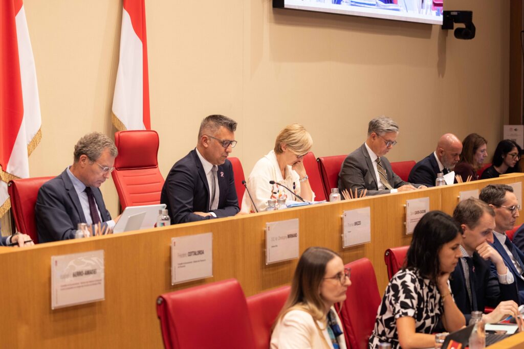 SCONTRO TRA CONSEIL NATIONAL E GOVERNO: SOSPESO IL DIBATTITO