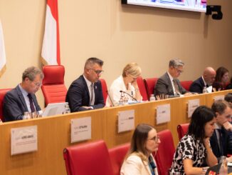 SCONTRO TRA CONSEIL NATIONAL E GOVERNO: SOSPESO IL DIBATTITO
