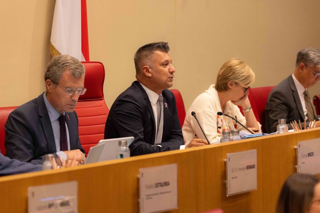 CONSEIL NATIONAL: APPROVATE LE RIFORME SU DIRITTO AL CONTO ED EXPERT-COMPTABLE