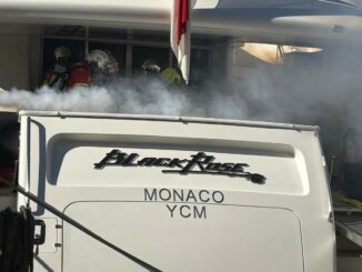 I pompieri di Monaco hanno simulato un incendio a bordo di uno yacht ormeggiato nel porto Hercule, facendo scattare il piano d'emergenza.